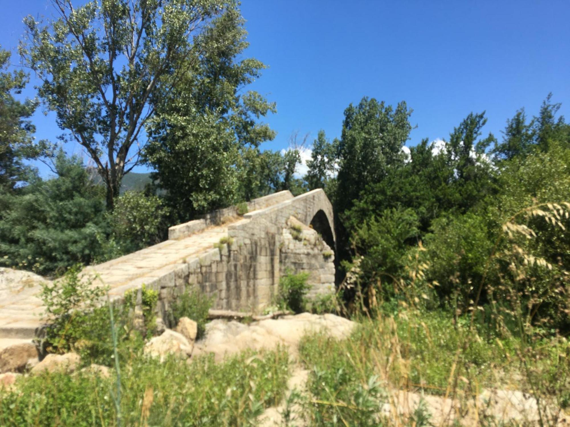 Proche Du Pont Genois